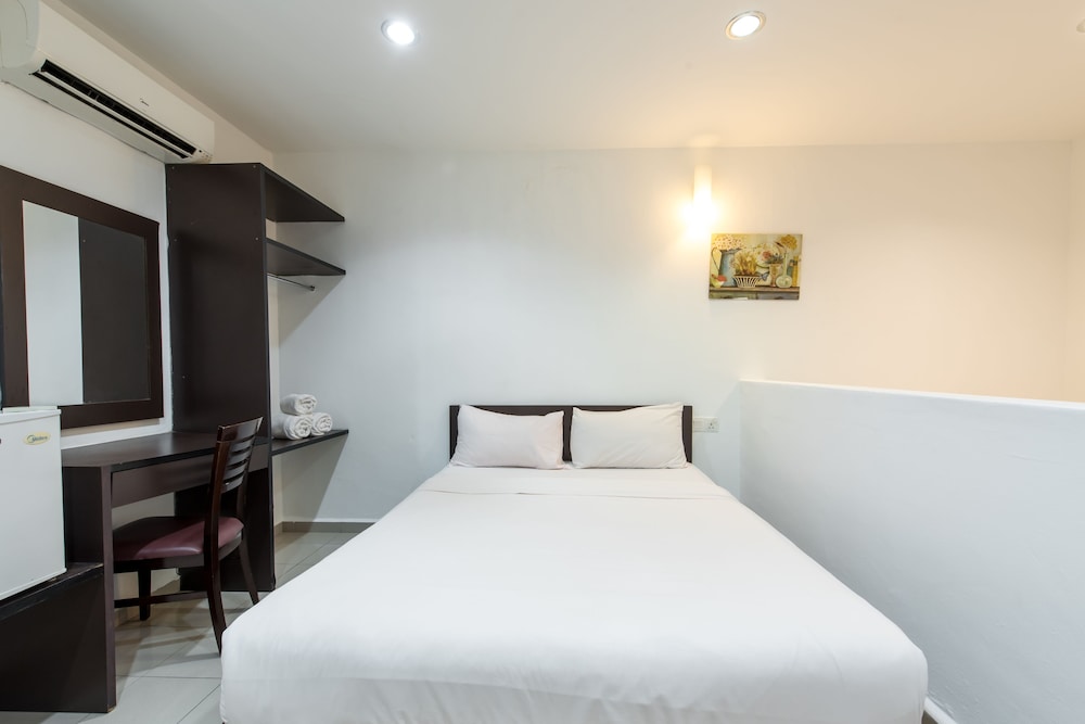 OYO 1090 Hollitel Hotel Melaka 4/17