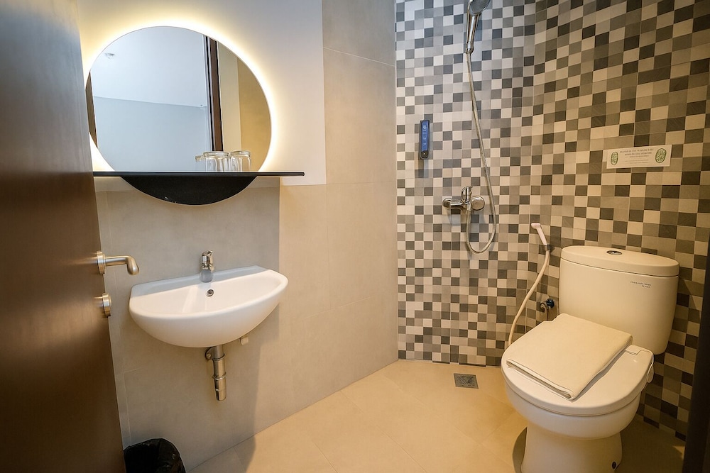 Hotel Youstay Semarang By Sinergi 34/37