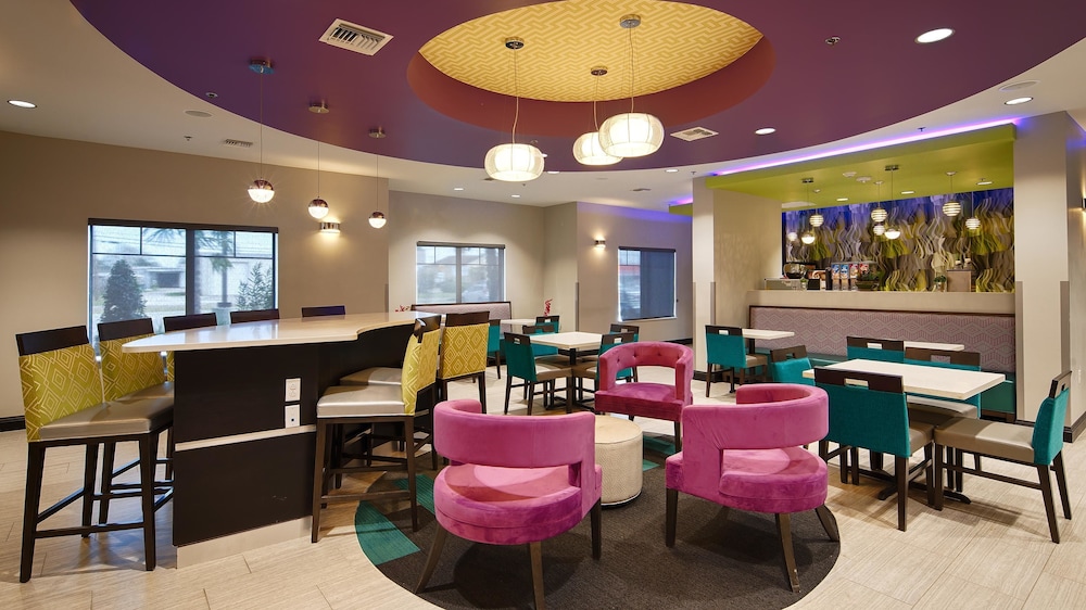 Best Western Plus At Prien Lake Inn And Suites 43/48