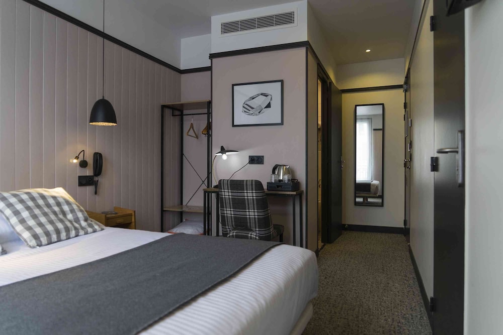 Hotel Sub 9/35