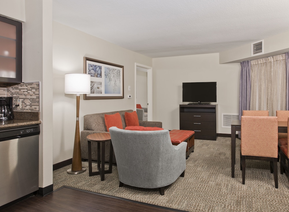 Staybridge Suites Charlotte Ballantyne 36/70