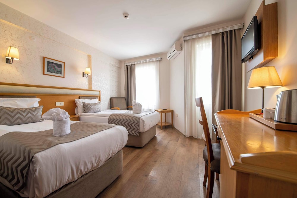 Canak Hotel 16/61