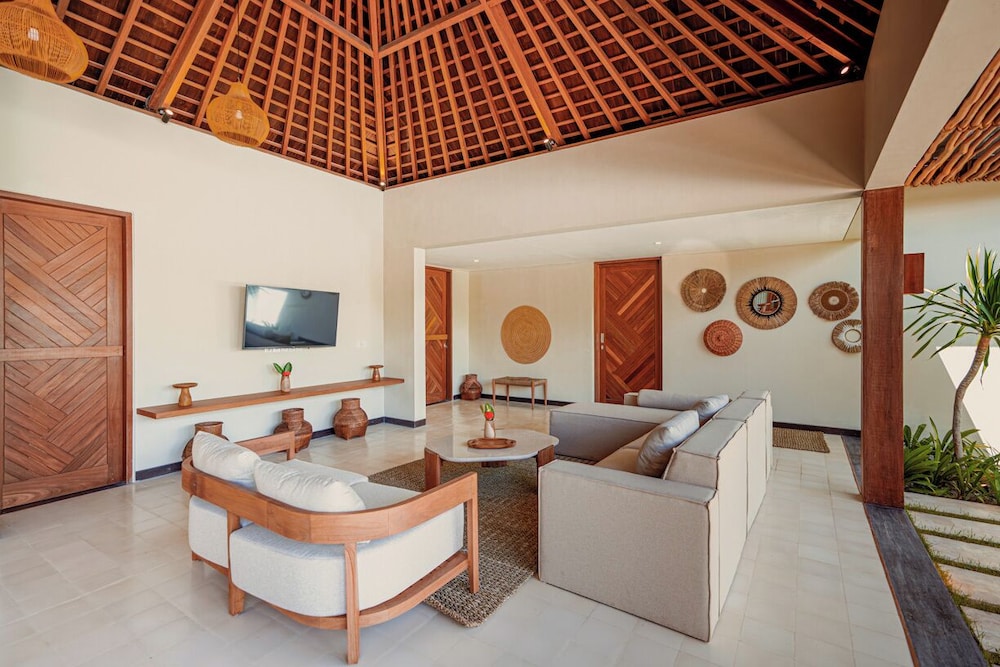 Cocana Resort 57/76