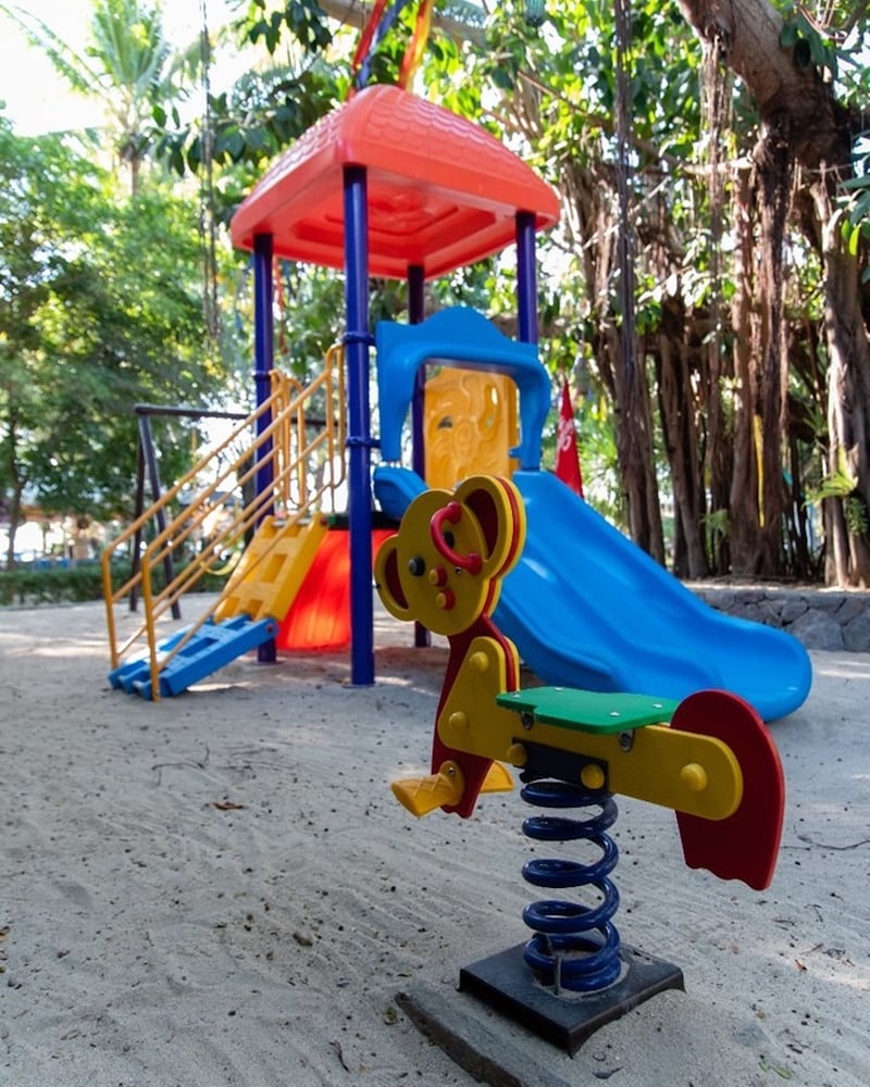 Matabungkay Beach Resort Hotel 51/65