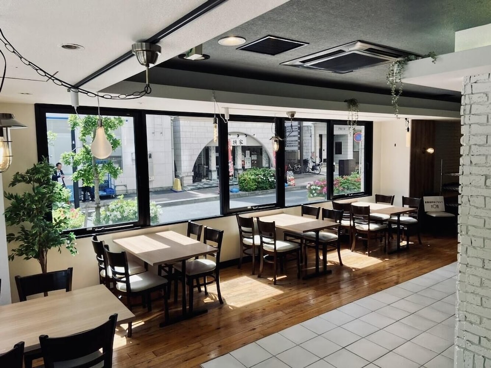 Court Hotel Shin Yokohama 33/39