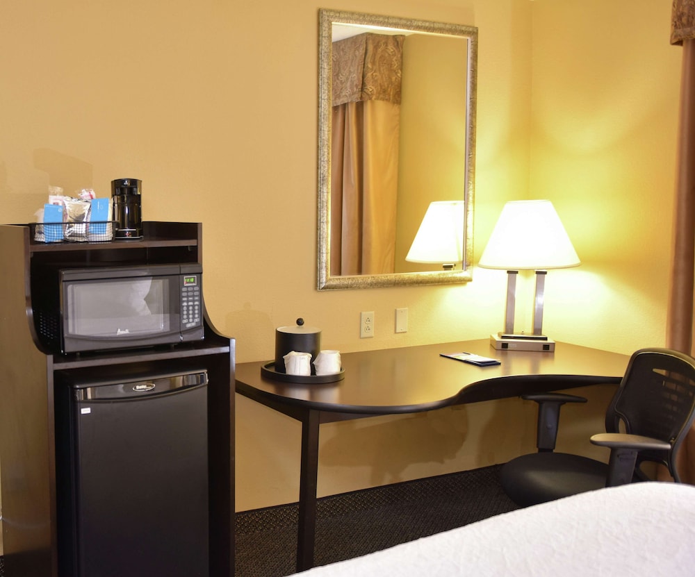 Hampton Inn & Suites Alexandria LA 28/47