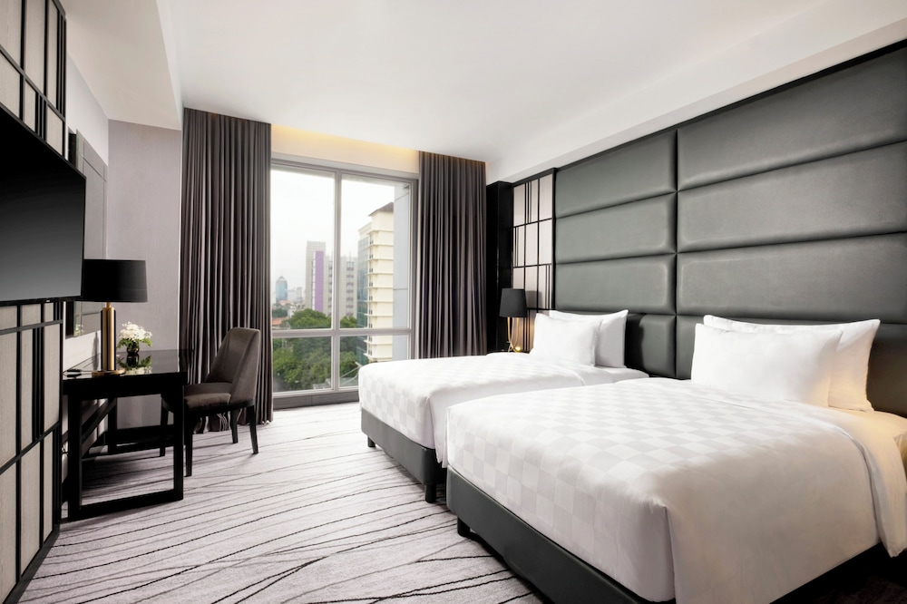 Grand Swiss-Belhotel Darmo 17/62