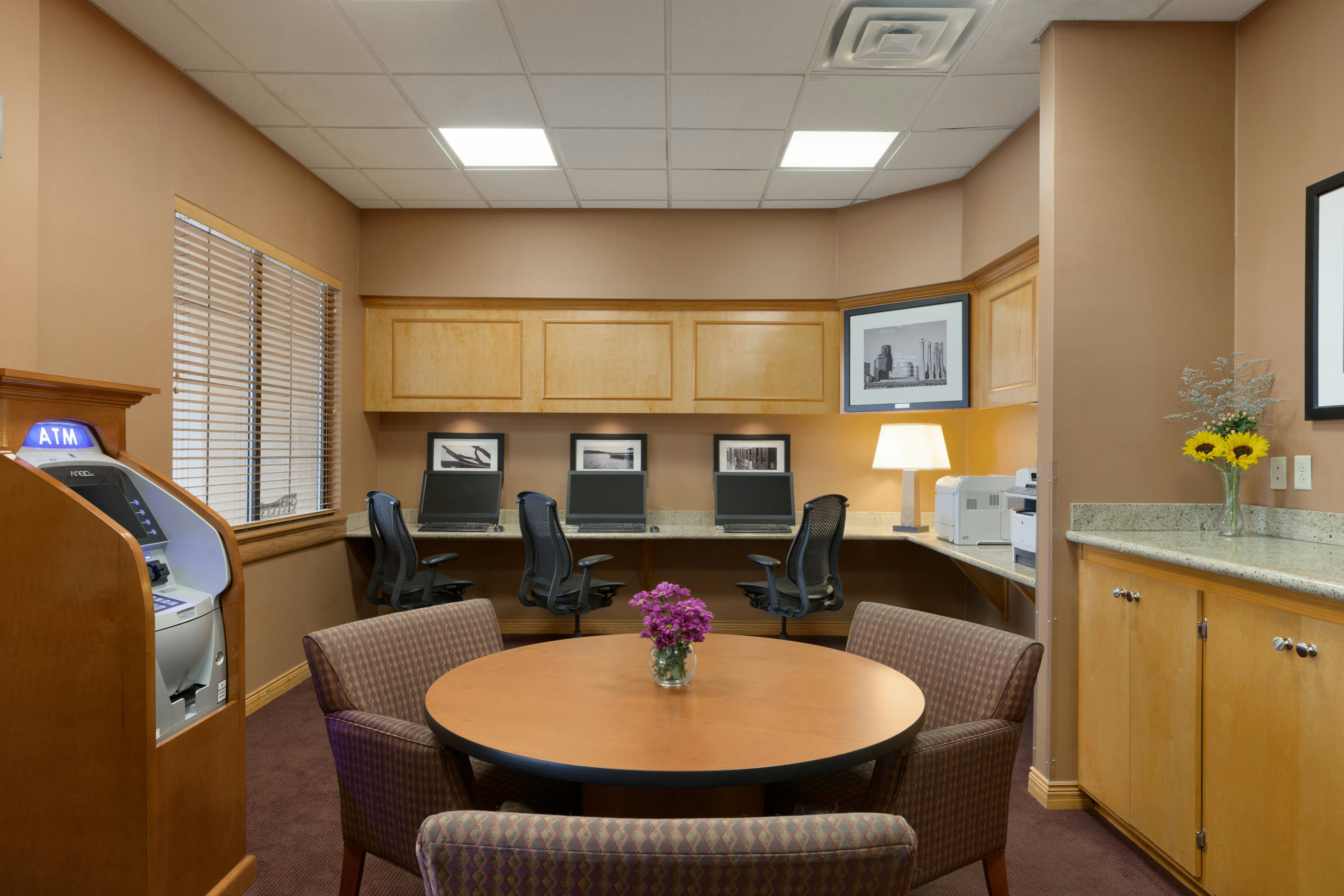 Embassy Suites by Hilton Kansas City International Airport 54/69