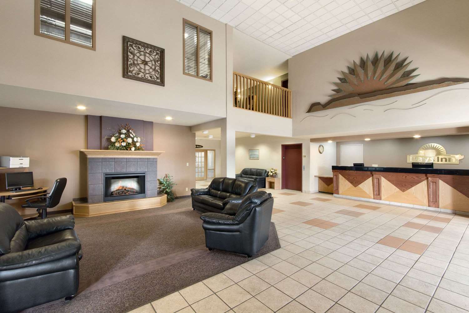 Days Inn & Suites by Wyndham Thunder Bay 6/9