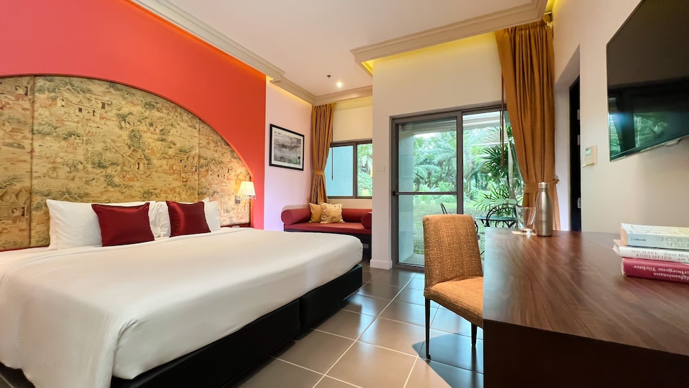JUNIOR SUITE, KING BED, GARDEN WING