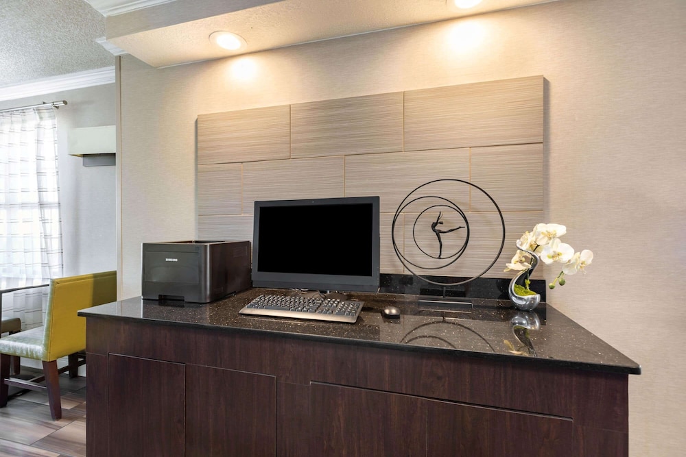 Travelodge by Wyndham El Paso - Airport 7/30