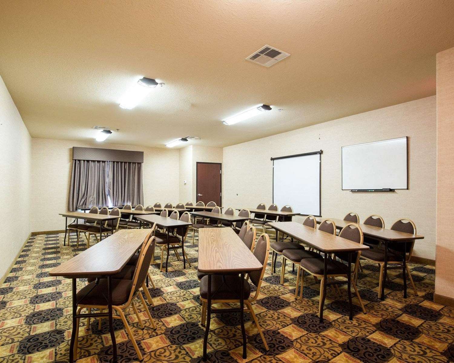 Quality Suites Huntsville Near University 16/24