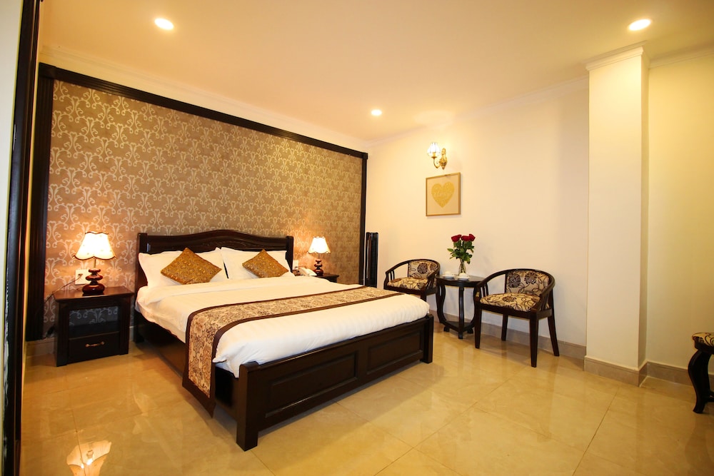 Royal Hotel Dalat 23/57