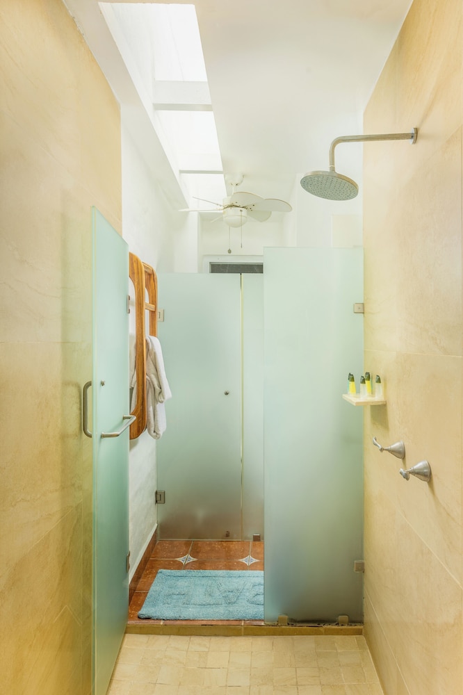 2 Bedrooms, Master, Premium, Suite, King and Twin Beds, Pool View, Sofa, Terrace, Kitchenette