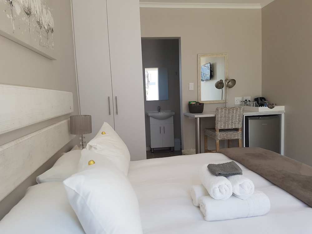 Melkbosch Guesthouse 11/50