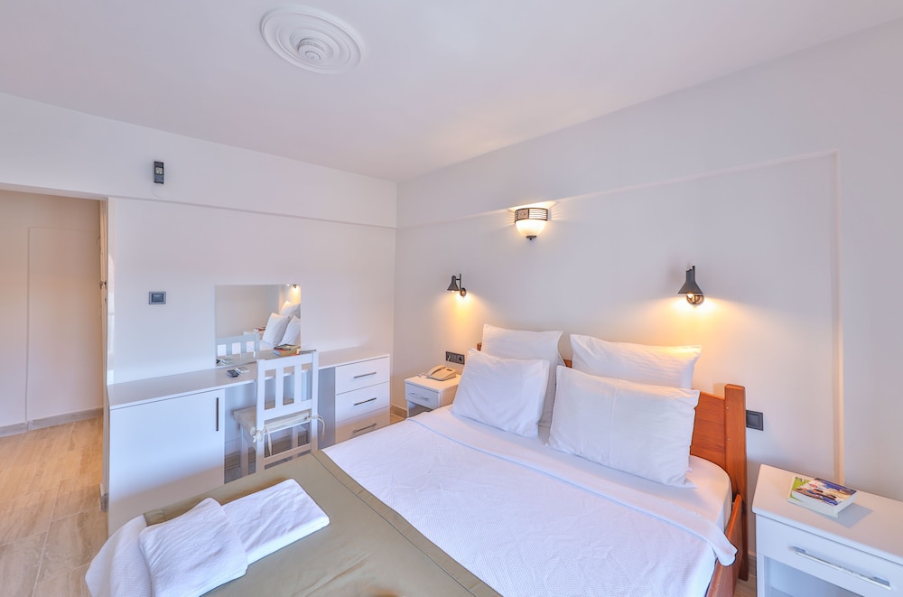 Zinbad Hotel 7/51