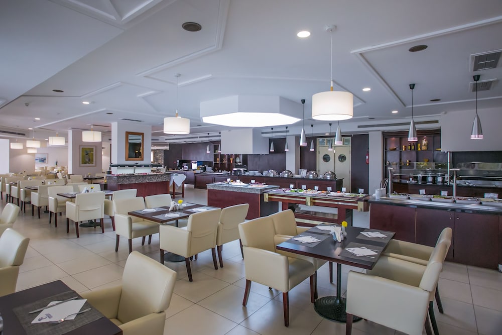 Almyra Hotel & Village 52/70