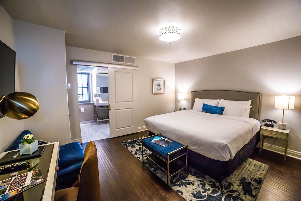 Seven Gables Inn 9/26