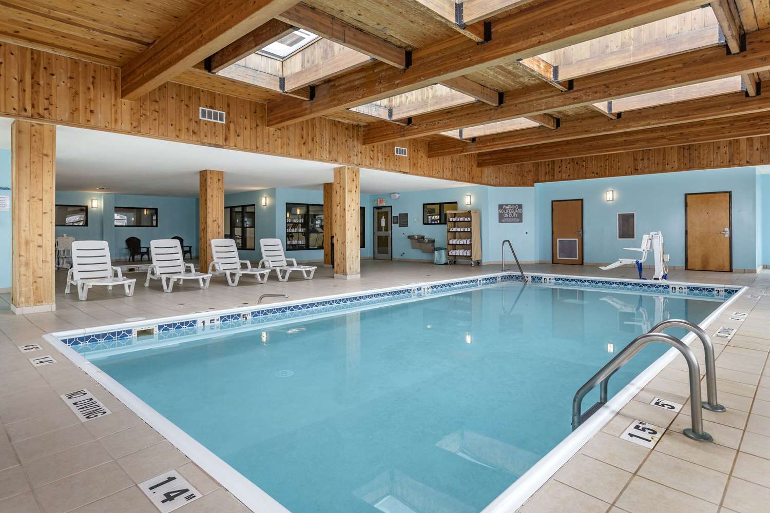 Comfort Inn & Suites Grand Blanc/Flint 9/25