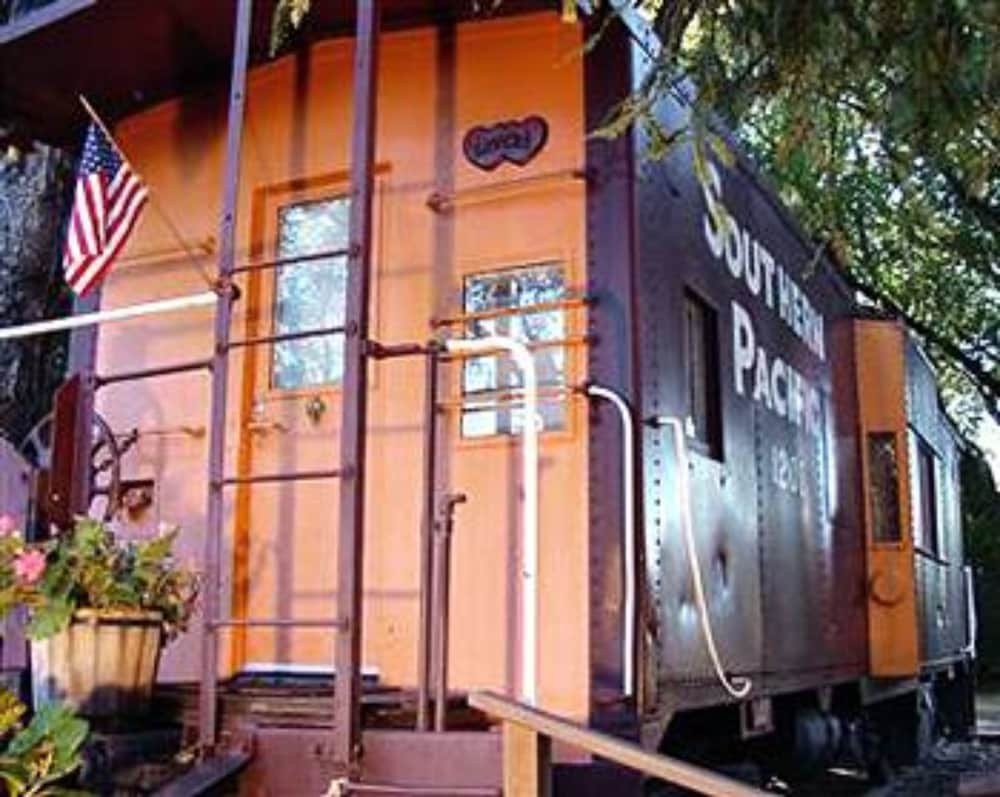 Featherbed Railroad Company 2/51