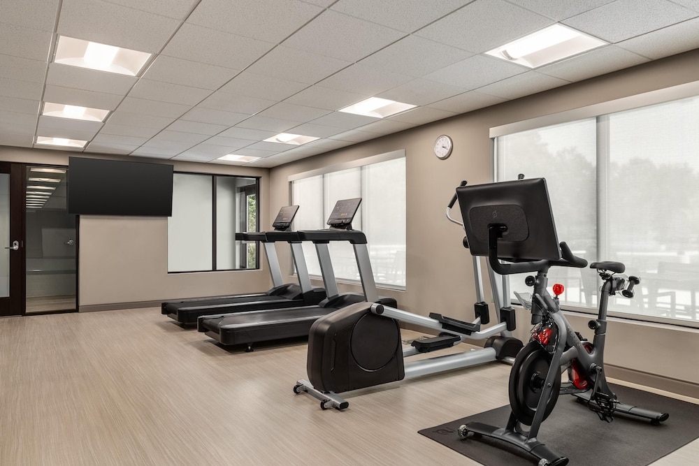 Hyatt Studios Chesapeake 24/44