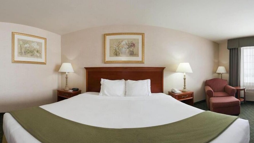 Holiday Inn Express Lebanon 12/36