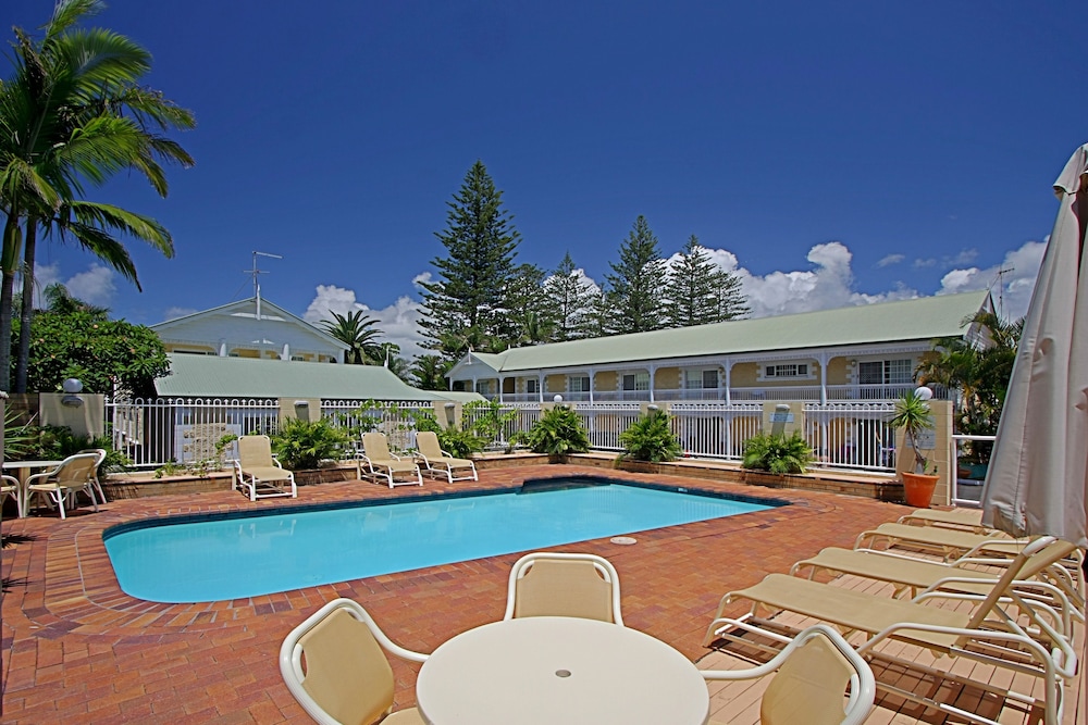 WOLLONGBAR MOTEL 63/69