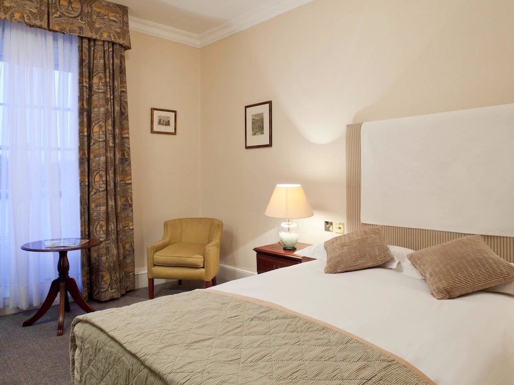 Mercure Salisbury White Hart Hotel 25/71