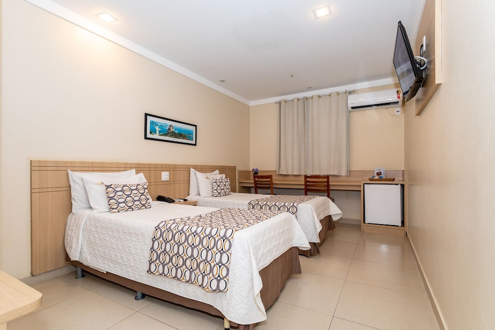 STANDARD, TWIN BEDS, PRIVATE BATHROOM