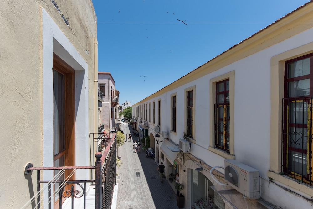 Minaret Suites and Apartments 43/50