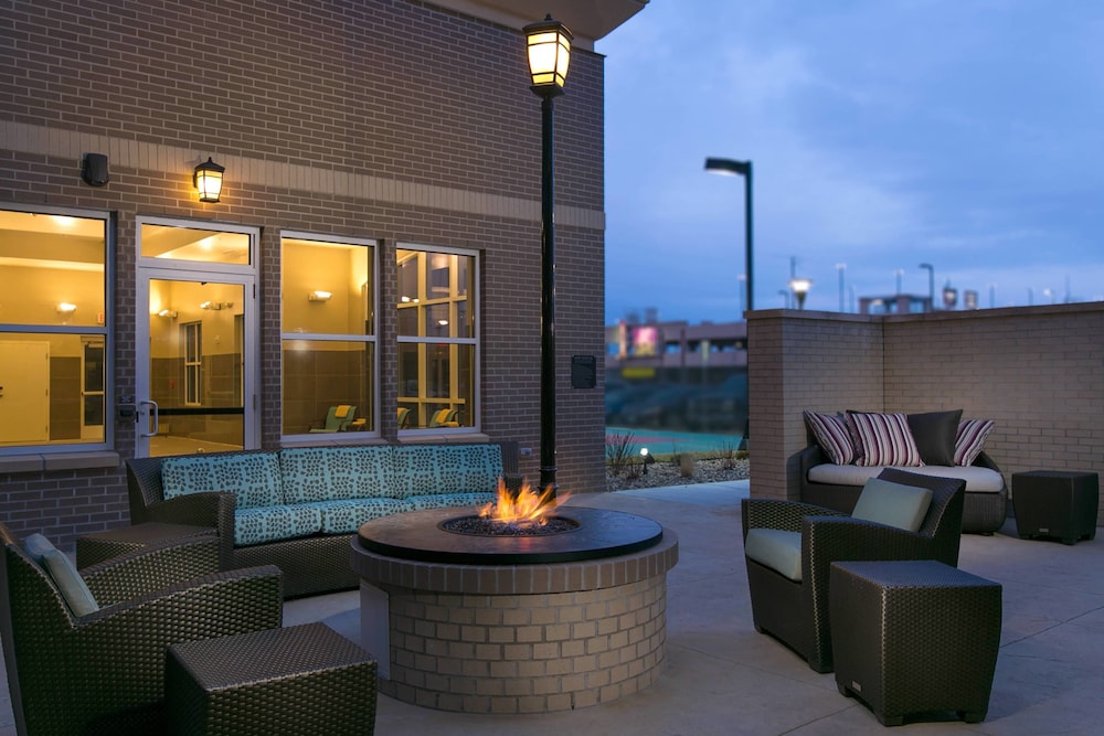 Residence Inn Kansas City At the Legends 17/27