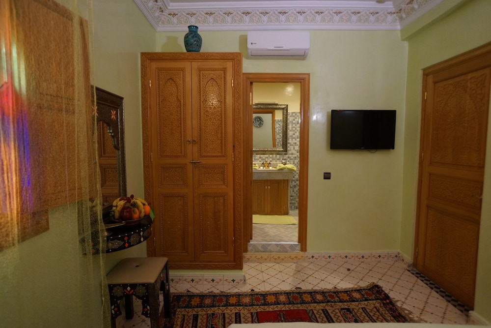 Riad Zaid 44/50
