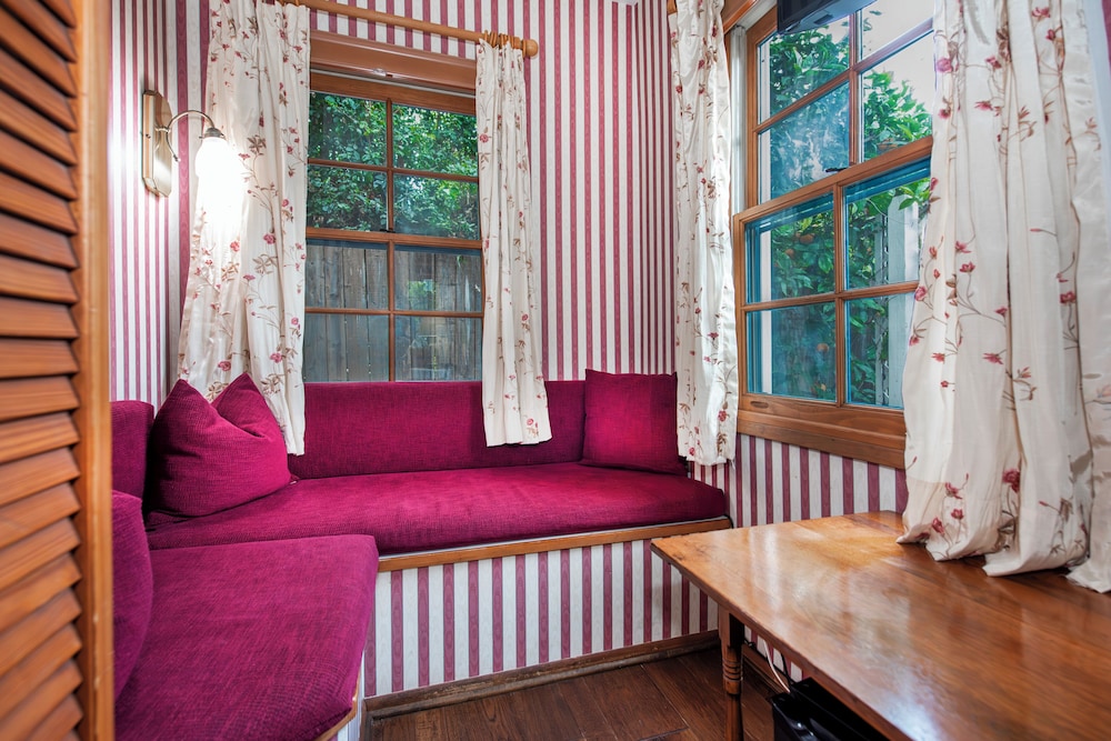 Bath Street Inn 34/50