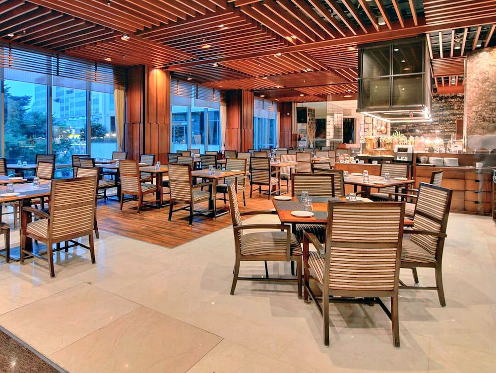 HYATT AHMEDABAD 34/50