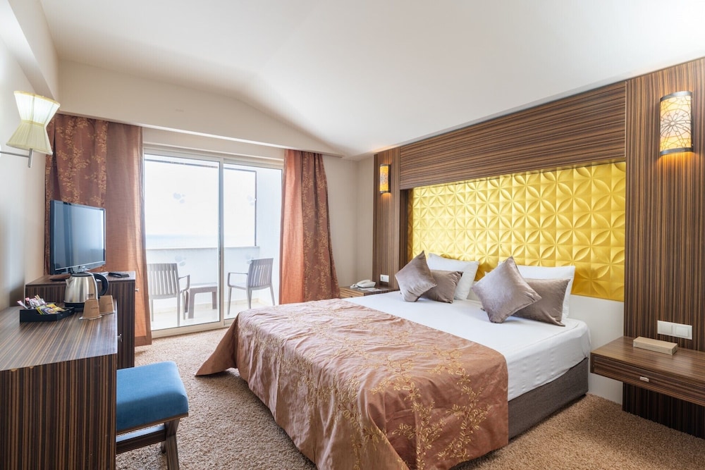Junior Suite, Queen Bed