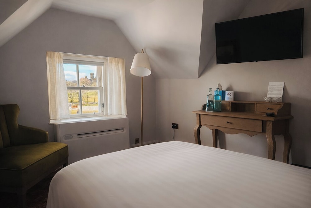 Superior, Single, Single Bed, Harbour View