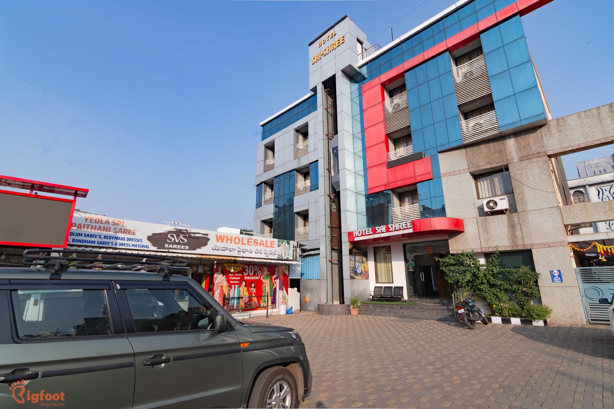 Oyo 4445 Hotel Saishri 58/63