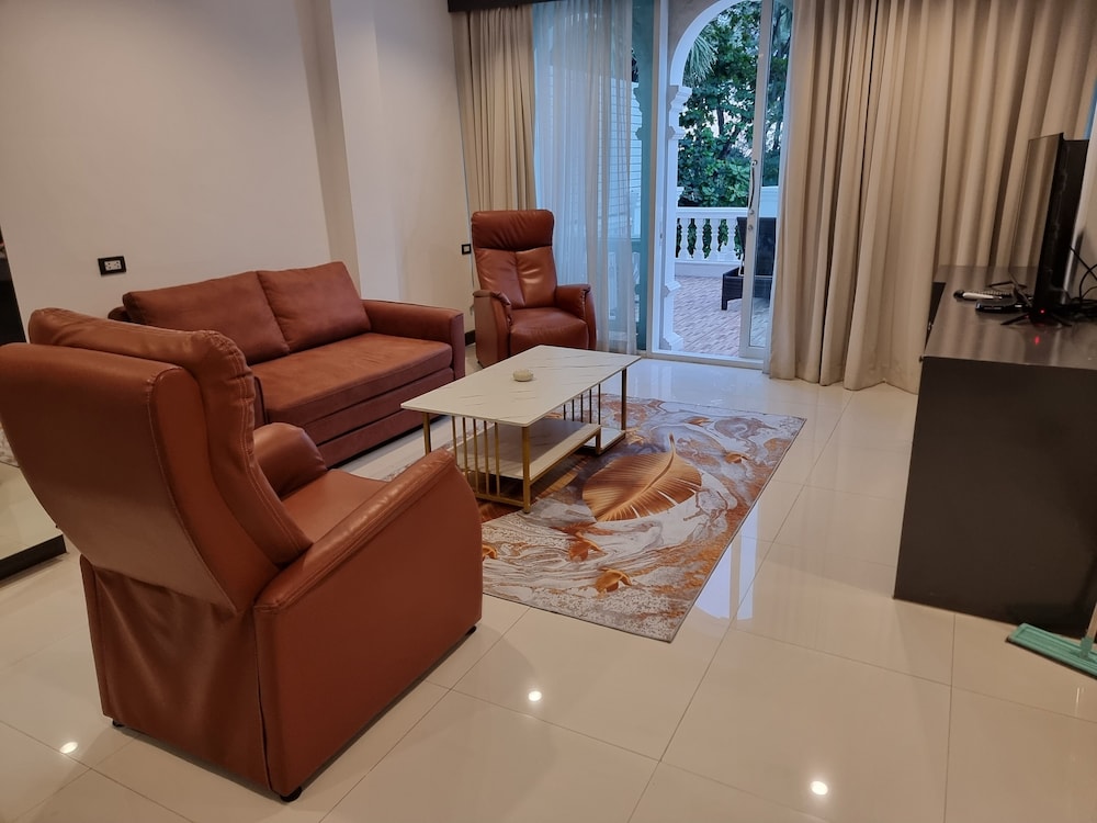 MODERN LIVING HOTEL 27/45