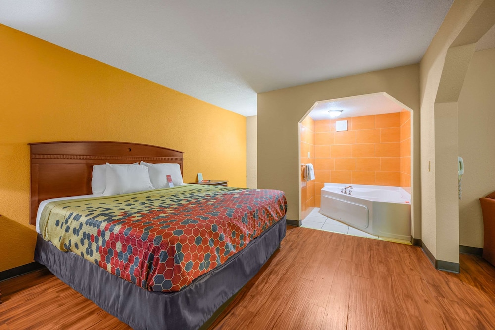 Econo Lodge Decatur South 14/28