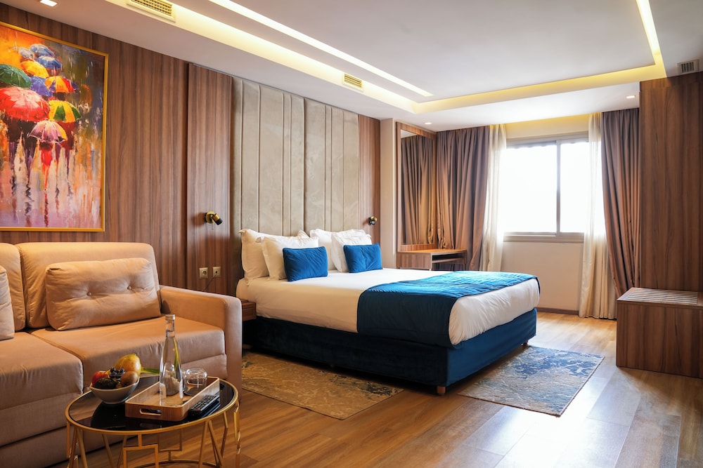 First Suites Hotel 15/35