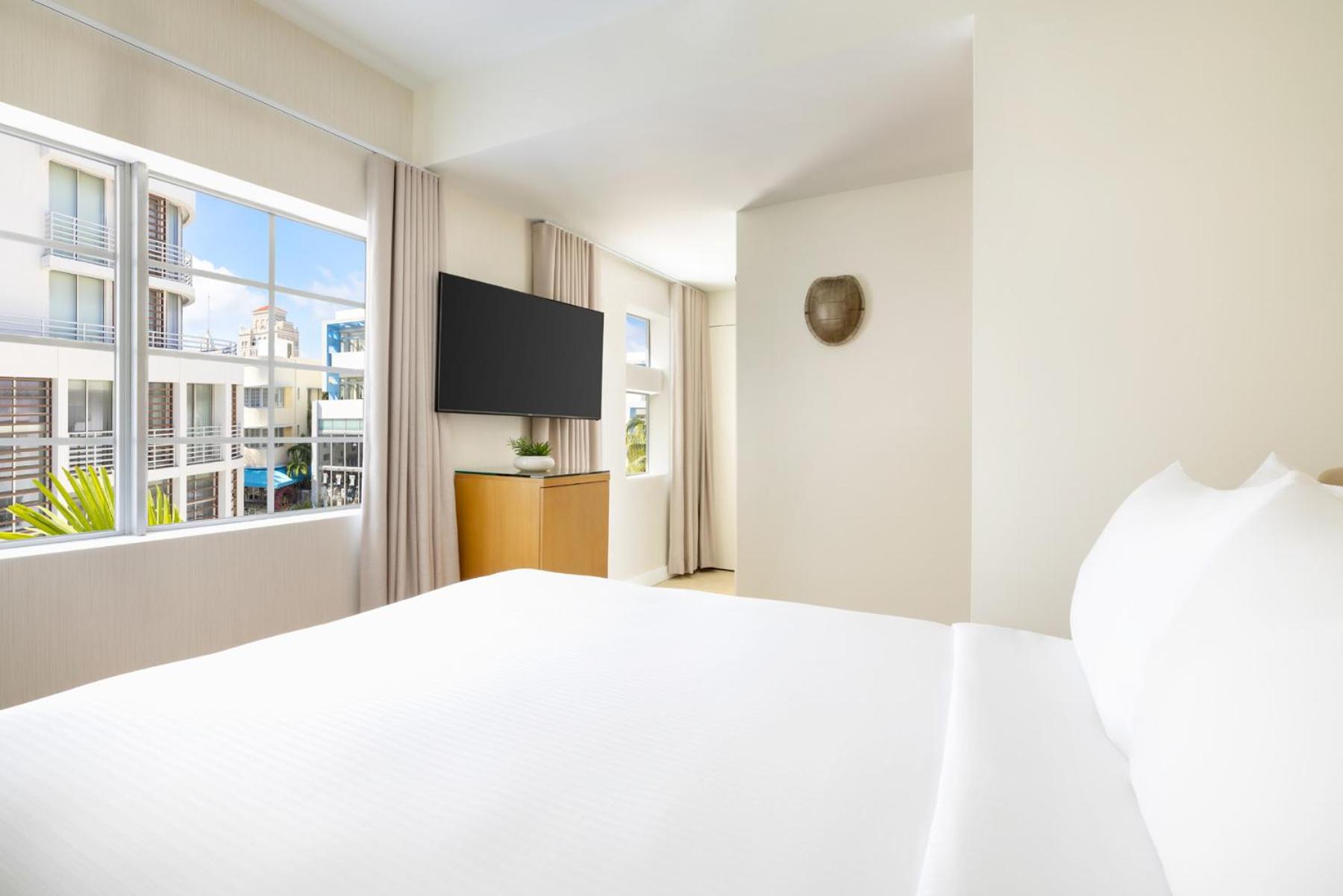 Room, Queen Bed