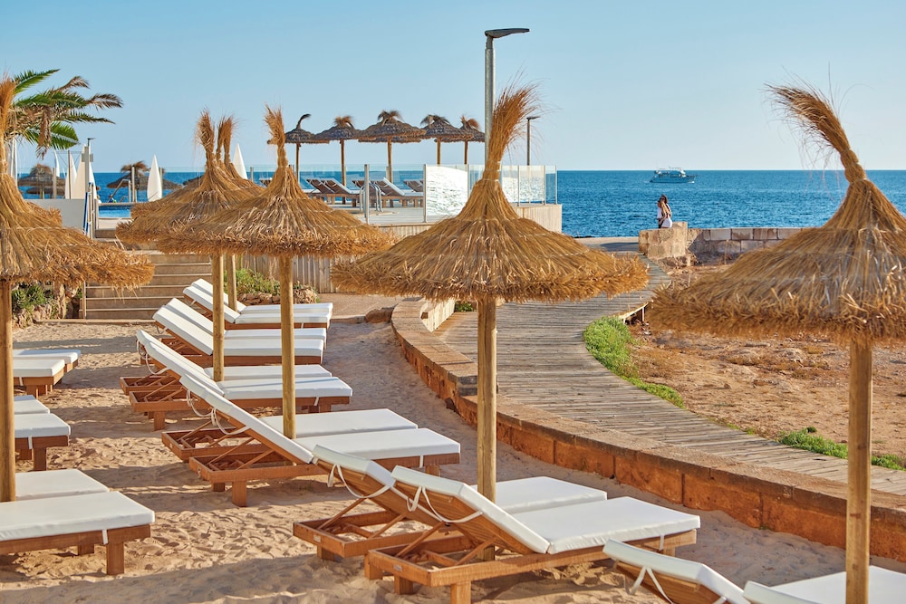 Universal Hotel Cabo Blanco Adults Only 68/75
