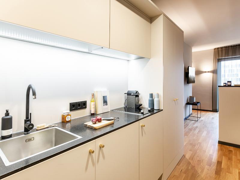 Medium, Apartment