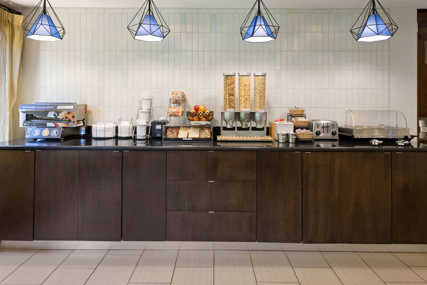 La Quinta Inn and Suites by Wyndham LaGrange / I-85 7/26