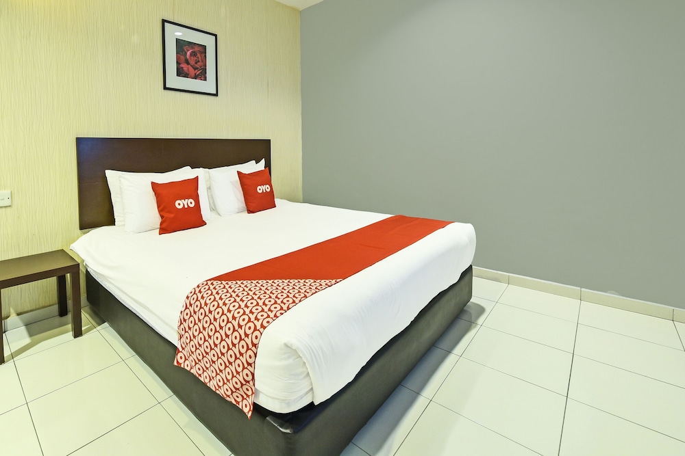Hotel O M Three Hotel 26/55