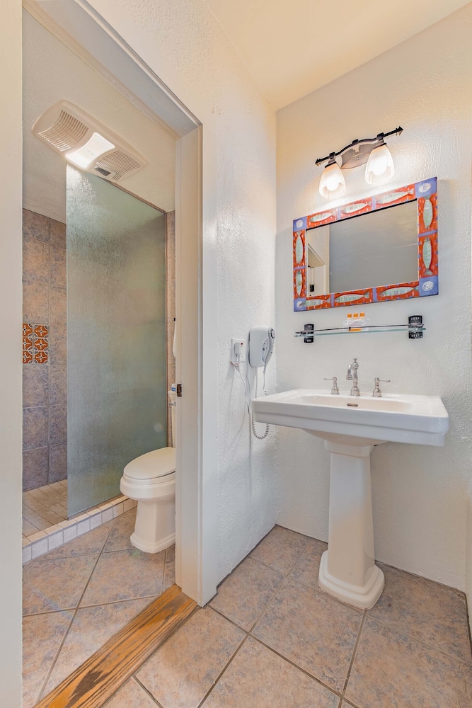 The Historic Taos Inn 32/80