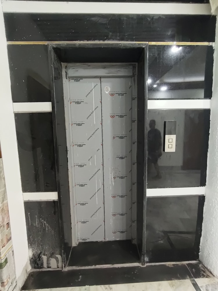 Muskan Hotel 25/48