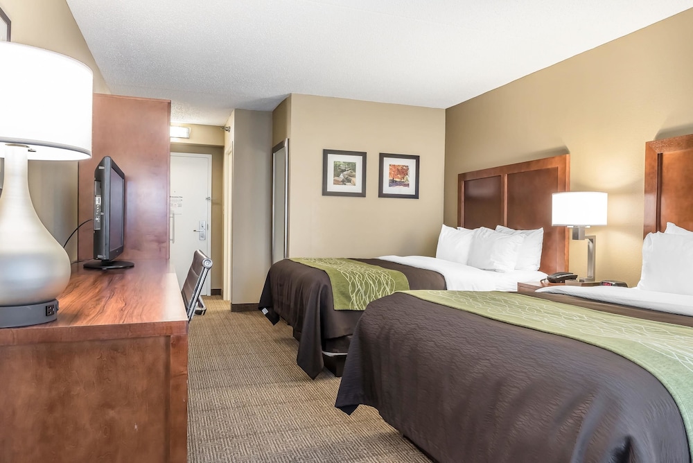 Comfort Inn Suites Piqua Near Troy I75 15/44