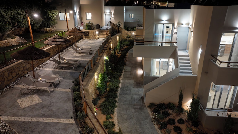 Villaggio Mare Suites 33/60