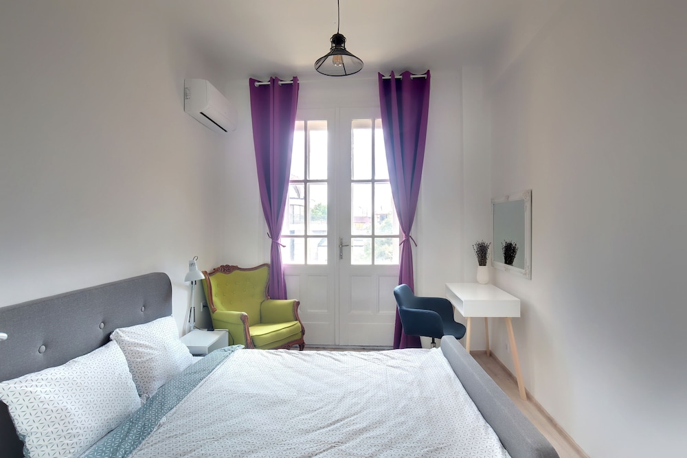 DELUXE, DOUBLE BED, BALCONY